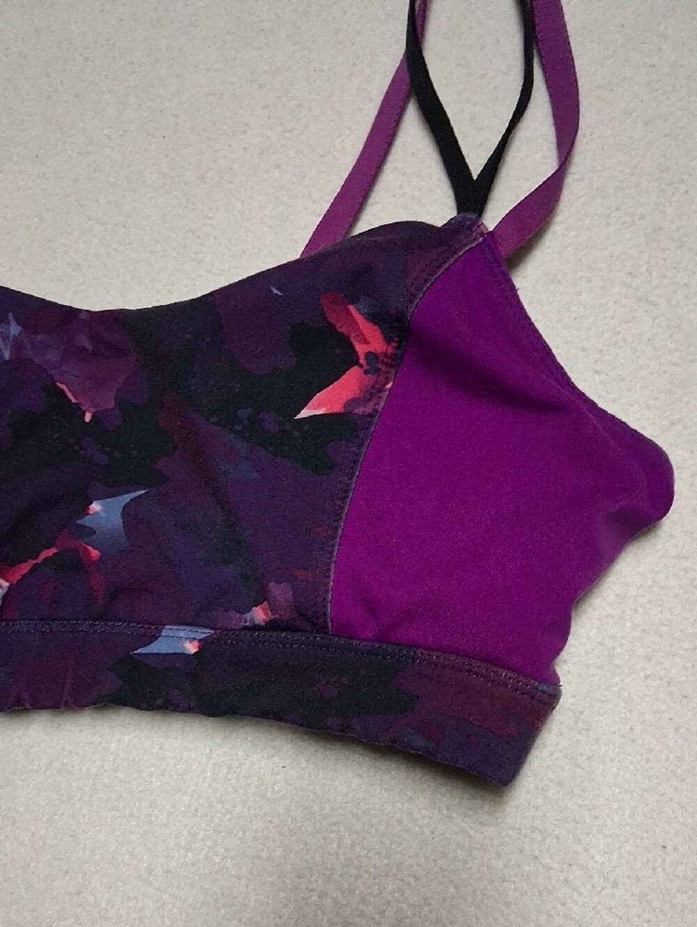 4/20$ Old Navy Purple Floral Strappy Sports Bralette - Picture 6 of 6
